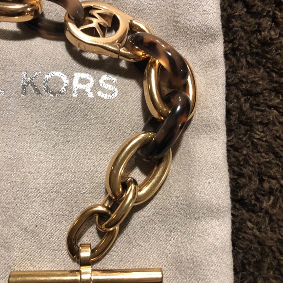 Michael Kors link bracelet. - Picture 5 of 8